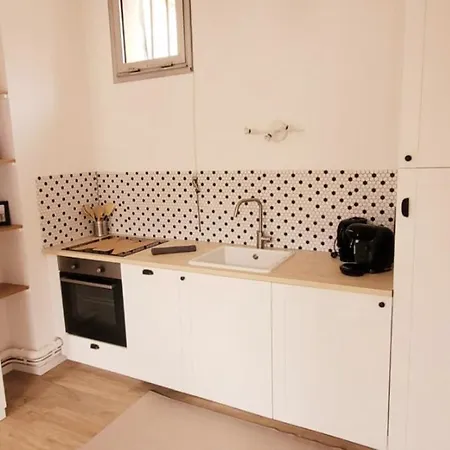 Apartment With Balcony In The Center Avignon